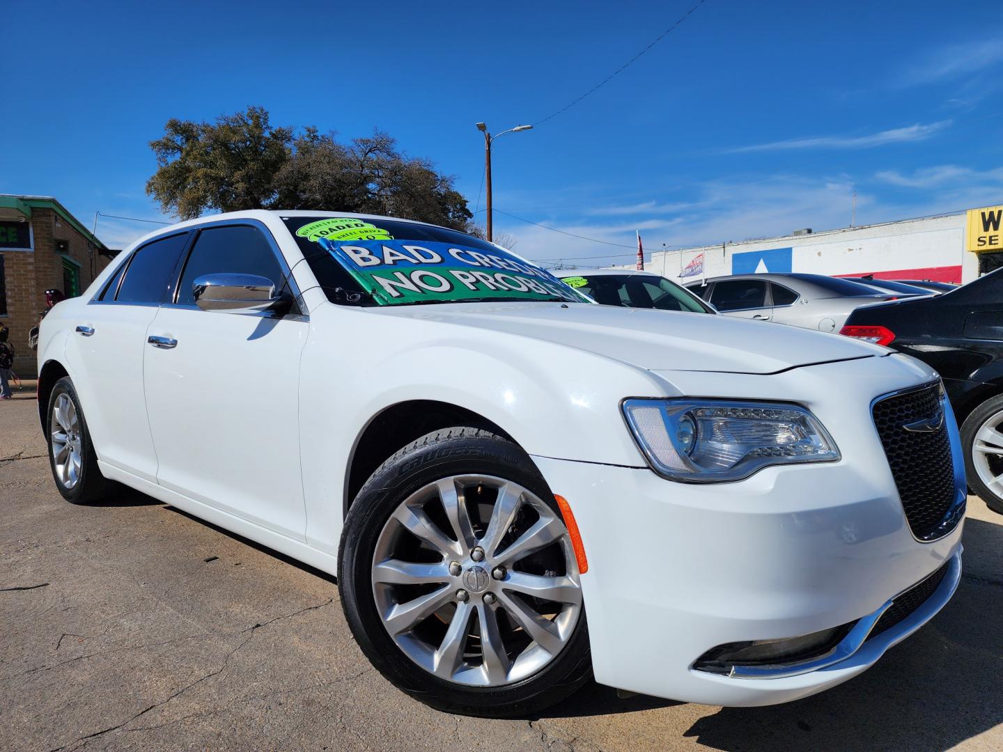 2018 WHITE Chrysler 300 LIMITED (2C3CCAKG4JH) , AUTO transmission, located at 2660 S.Garland Avenue, Garland, TX, 75041, (469) 298-3118, 32.885387, -96.656776 - Welcome to DallasAutos4Less, one of the Premier BUY HERE PAY HERE Dealers in the North Dallas Area. We specialize in financing to people with NO CREDIT or BAD CREDIT. We need proof of income, proof of residence, and a ID. Come buy your new car from us today!! This is a very well cared for 2018 CH - Photo#0